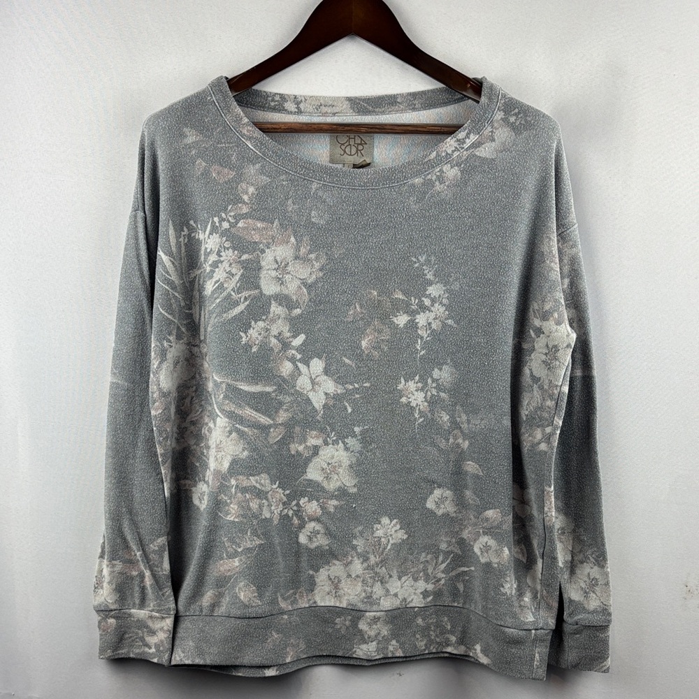 Chaser Floral Crew Neck Sweater in Gray and Cream